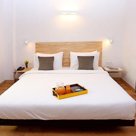 Oyo Townhouse 012 Kaushambi Metro Ghaziabad Hotel Екстериор снимка