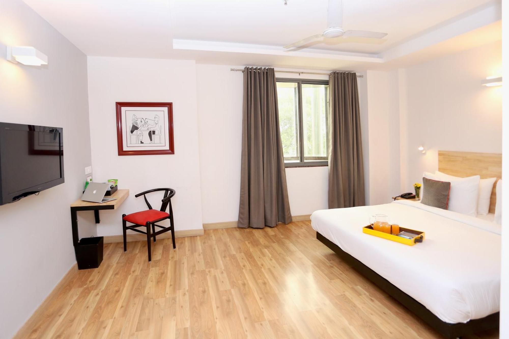 Oyo Townhouse 012 Kaushambi Metro Ghaziabad Hotel Екстериор снимка
