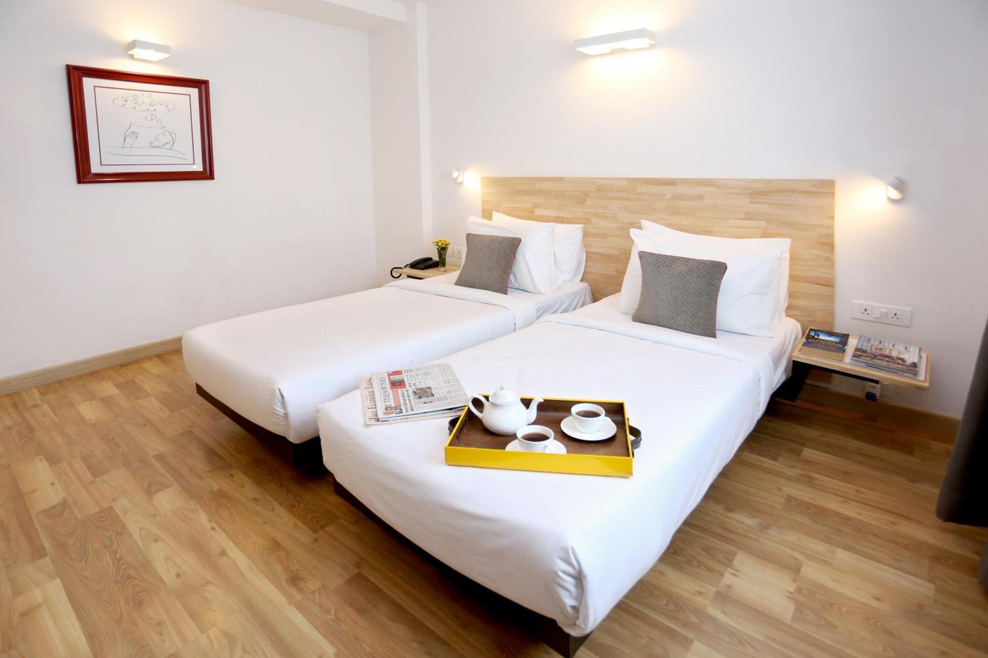 Oyo Townhouse 012 Kaushambi Metro Ghaziabad Hotel Екстериор снимка