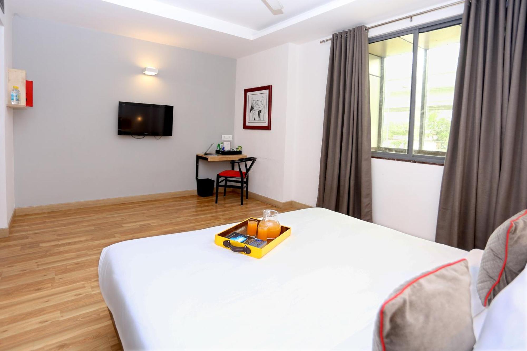 Oyo Townhouse 012 Kaushambi Metro Ghaziabad Hotel Екстериор снимка