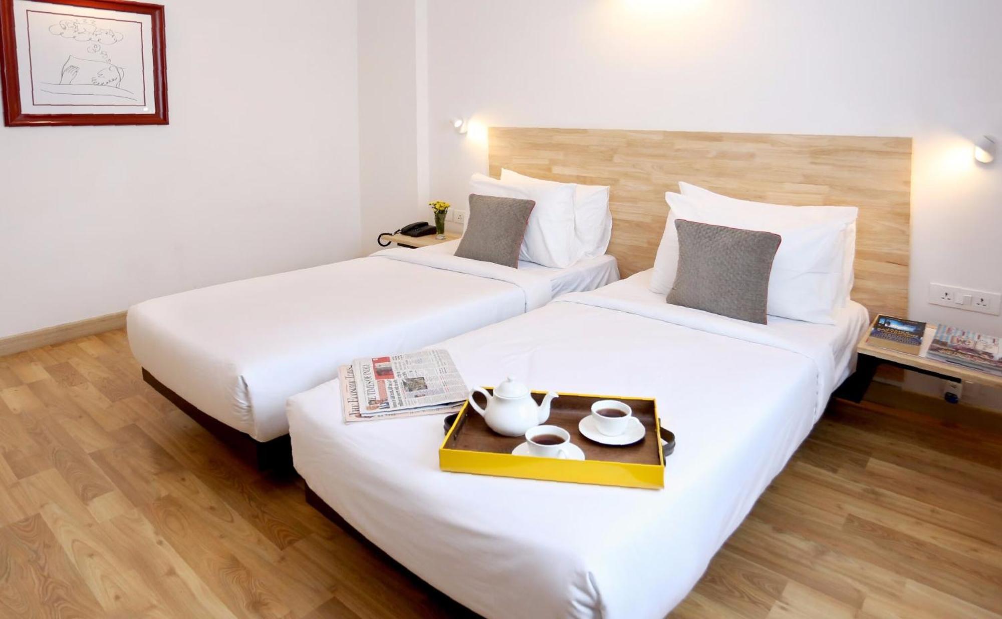 Oyo Townhouse 012 Kaushambi Metro Ghaziabad Hotel Екстериор снимка