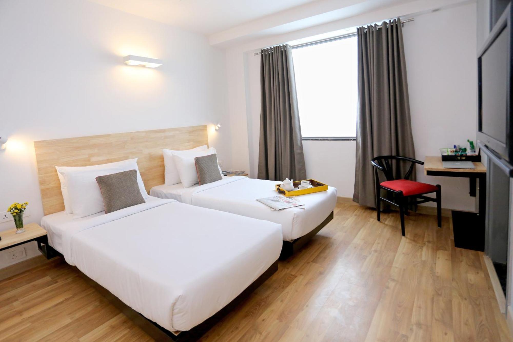 Oyo Townhouse 012 Kaushambi Metro Ghaziabad Hotel Екстериор снимка