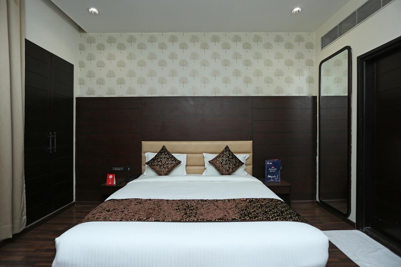 Oyo Townhouse 012 Kaushambi Metro Ghaziabad Hotel Екстериор снимка
